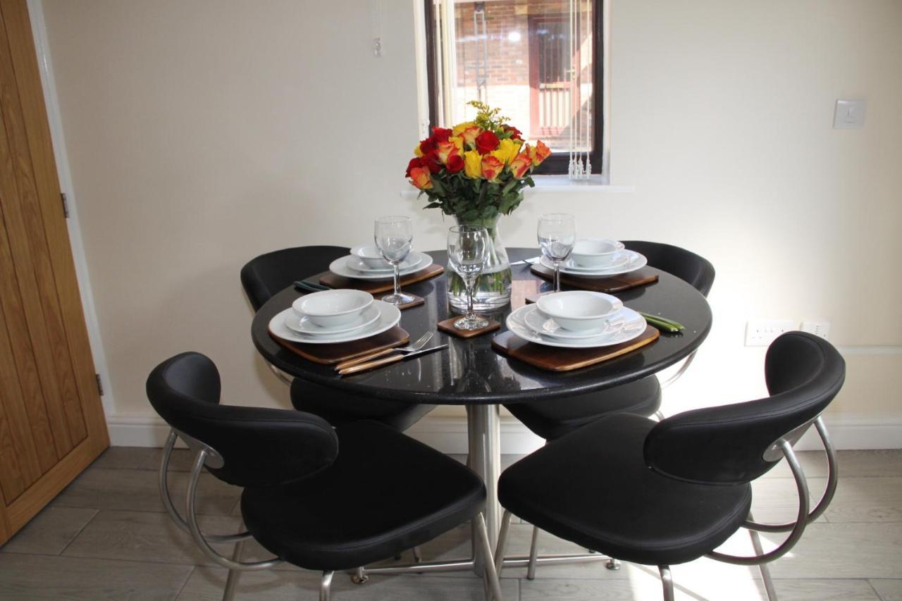 City Centre Town House With Riverside Views And Free Parking 1Bak York Exterior foto